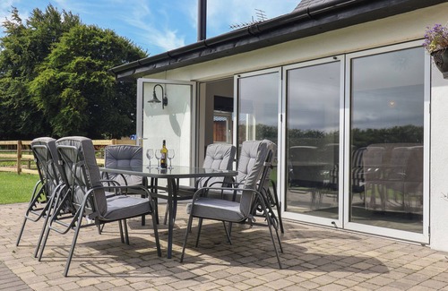 Watchet Cottage | CAMPION COTTAGE, pet friendly, with open fire in Roadwater