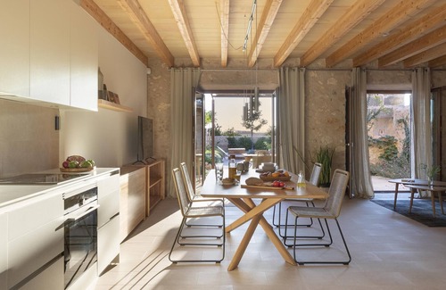 Consell House | CAN CUNSO 18. The charm of a 19th century house and the comfort of modernity