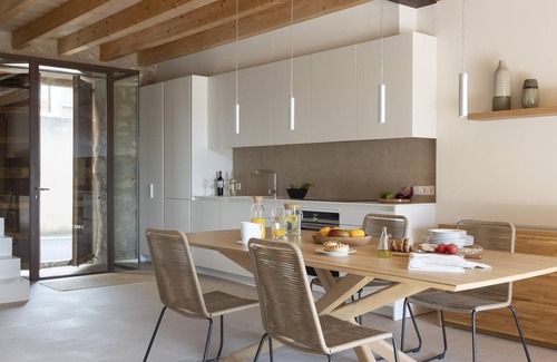 Consell House | CAN CUNSO 18. The charm of a 19th century house and the comfort of modernity