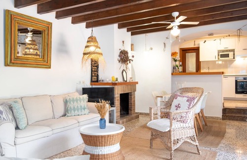 Es Llombards Villa | Can Cusina. Charming House With Swimming Pool