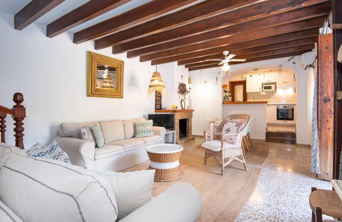 Es Llombards Villa | Can Cusina. Charming House With Swimming Pool