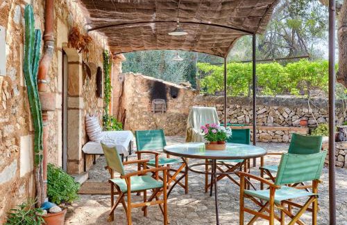 Petra House | Can Monget by Rentallorca