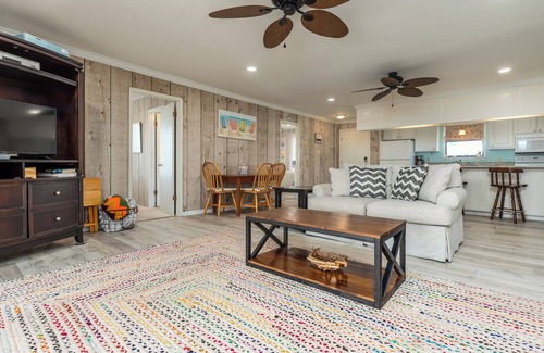 Silver Cay House | Canal-front, Boat Dock, Sleeps 9 - Anchor Eways