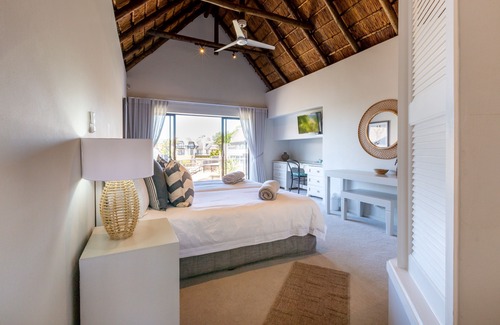 Saint Francis Bay Bed & Breakfast | Canal Guest House