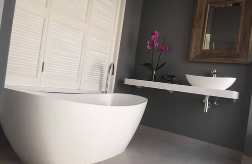 Saint Francis Bay Bed & Breakfast | Canal Guest House