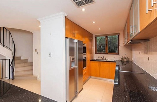 Wannanup Villa | Canal Island Villa Mandurah