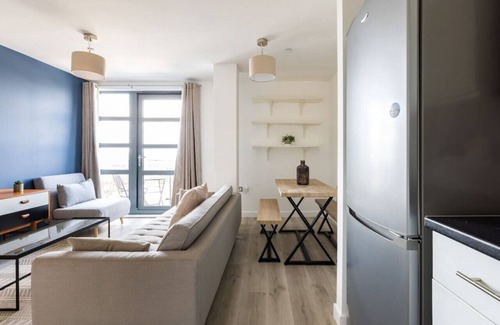 Canonbury Apartment | Canal-Side Apartment in Islington