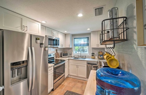 Palmetto House | Canalfront Home w/Kayaks, Pool & On-Site Fishing!