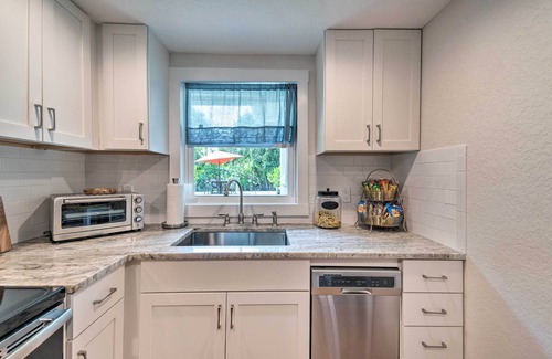 Palmetto House | Canalfront Home w/Kayaks, Pool & On-Site Fishing!