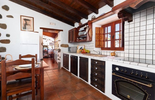 La Solana House | Canarian style villa with pool and gorgeous views