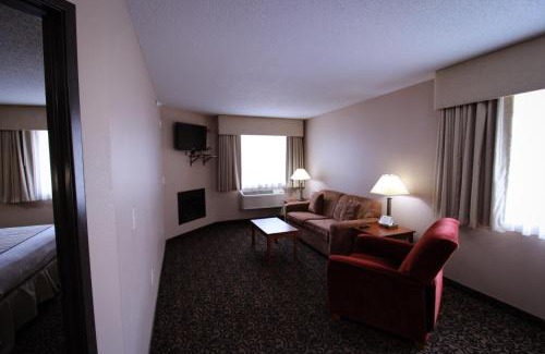 Canby Hotel | Canby Inn and Suites