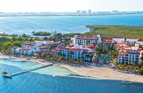 Zona Hotelera Apartment | Cancun Oceanfront Penthouse Christmas 2021 to New Year 2022, Sleeps 6