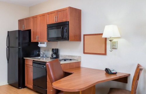 Apex Hotel | Candlewood Suites Apex Raleigh Area by IHG