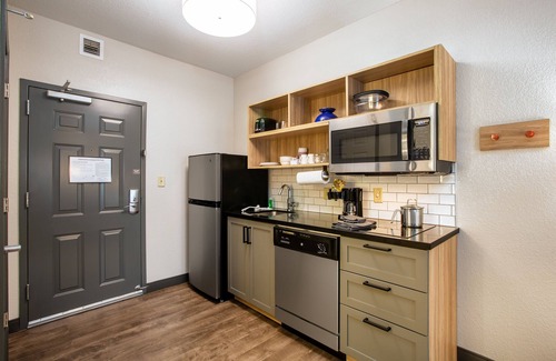 Apex Hotel | Candlewood Suites Apex Raleigh Area by IHG