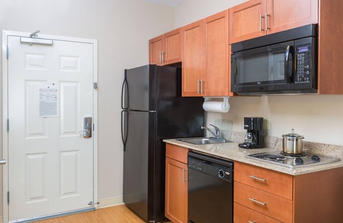 Apex Hotel | Candlewood Suites Apex Raleigh Area by IHG