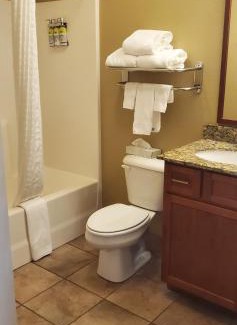 Champaign Hotel | Candlewood Suites Champaign-Urbana University Area by IHG
