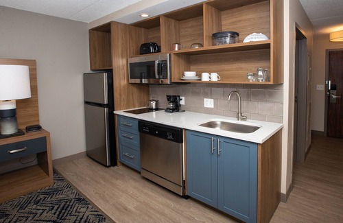 Independence Hotel | Candlewood Suites Cleveland South - Independence by IHG