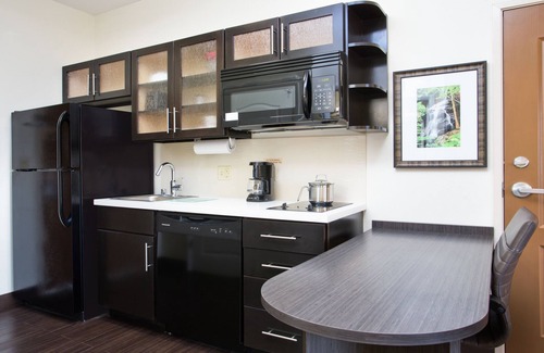 Oak Grove Hotel | Candlewood Suites Fort Campbell - Oak Grove by IHG