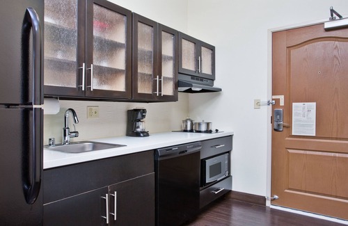 Oak Grove Hotel | Candlewood Suites Fort Campbell - Oak Grove by IHG