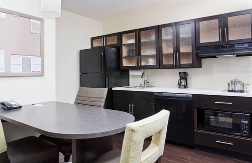 Oak Grove Hotel | Candlewood Suites Fort Campbell - Oak Grove by IHG