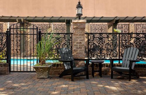 Central Business District Hotel | Candlewood Suites Mobile-Downtown by IHG