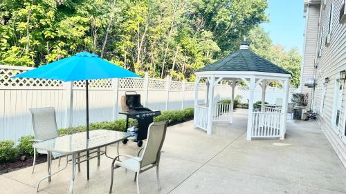 Stevensville Hotel | Candlewood Suites Saint Joseph - Benton Harbor by IHG