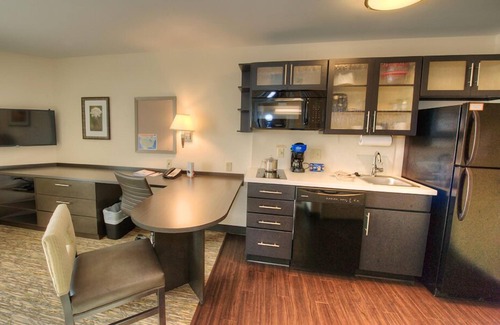 Sioux City Hotel | Candlewood Suites Sioux City - Southern Hills by IHG