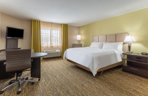 South Bend Hotel | Candlewood Suites South Bend Airport by IHG