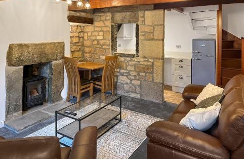 Addingham House | Candy Cottage