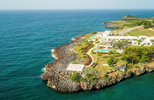 Puerto Bahia Villa | Cap el Limon, Oceanfront 6-Bedroom Villa Noah with Pool