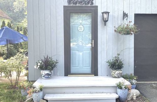 Sagamore Beach Apartment | Cape Cod Studio with Kitchen. Very to close to beach! No bridge!