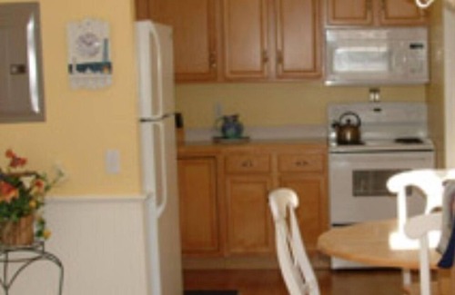 West Yarmouth Cottage | Cape Cod Summer Rental, 2BR, Beach Front Resort Cottage, Large Resort Pool, 3TVs