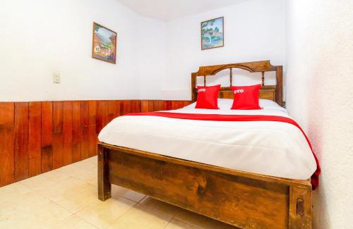 De Mexicanos Hotel | Capital O OYO Hotel Las Nubes Mercado de Dulces y Artesanias Ambar, San Cristobal De Las Casas