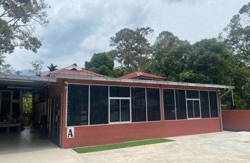 Kampung Raga Hotel | Capital O 91126 The Raga Chalet