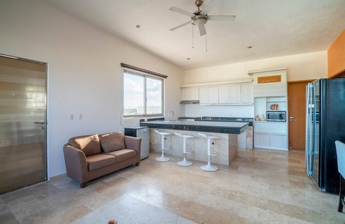 Alfredo V. Bonfil Hotel | Capital O Cancun International Airport 24/7,