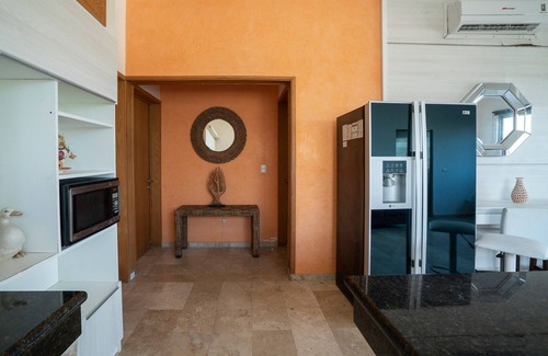 Alfredo V. Bonfil Hotel | Capital O Cancun International Airport 24/7,