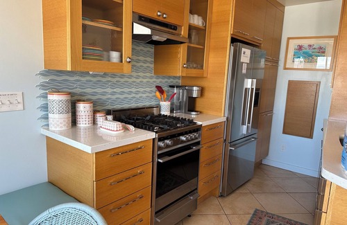 Capitola Condo | Capitola Beach FRONT Venetian Condo - on the Beach