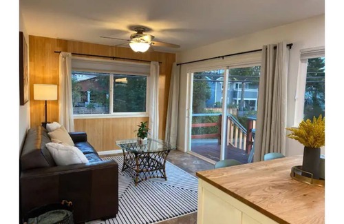 Capitola House | Capitola Nest: 1 Bedroom Suite with Living/Kitchen