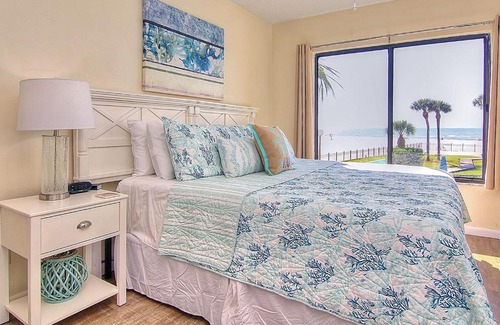 St. Pete Beach Hotel | Caprice Resort 102