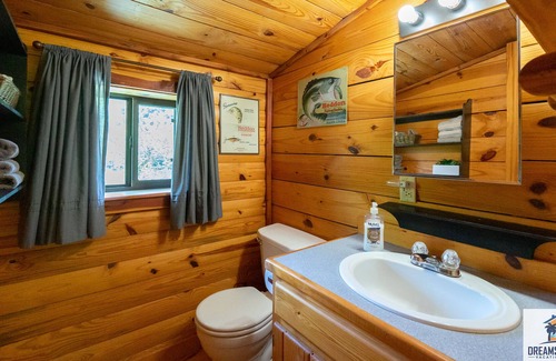 Mountain View Cabin | Captain's Cool Water Cabin