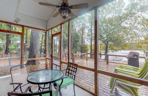 Leesville House | Captain's Cove
