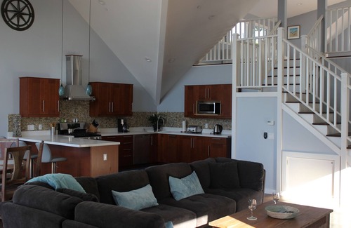 El Granada Apartment | Captain's quarters