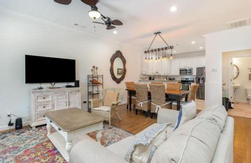 Garden City House | Captivating 4 bedroom House with Double Balconies and a Community Pool-Angler Villas 3