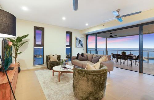 Darwin City Centre Apartment | Captivating Waterfront Lagoon Views Sub Penthouse