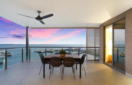 Darwin City Centre Apartment | Captivating Waterfront Lagoon Views Sub Penthouse