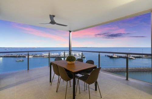 Darwin City Centre Apartment | Captivating Waterfront Lagoon Views Sub Penthouse