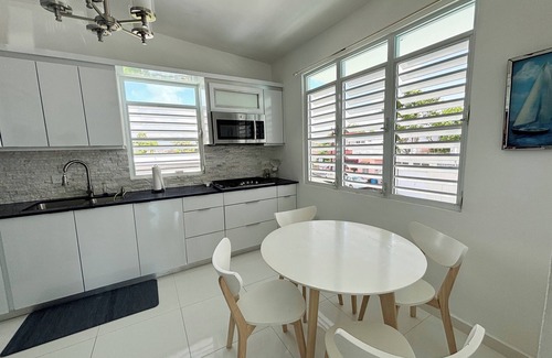 Arroyo House | Caribbean Sea Beach Front 2nd floor House Puertorrican Experience w A/C WiFi