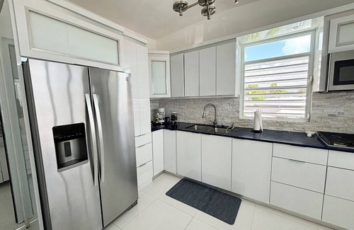 Arroyo House | Caribbean Sea Beach Front 2nd floor House Puertorrican Experience w A/C WiFi