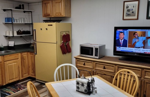 Hettinger Hotel | Carls Cabins