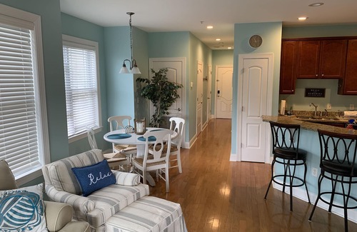 Yaupon Beach Condo | ~Carolina Tides~ Ocean View, Pier, Pool, Steps to the Beach and Restaurants!